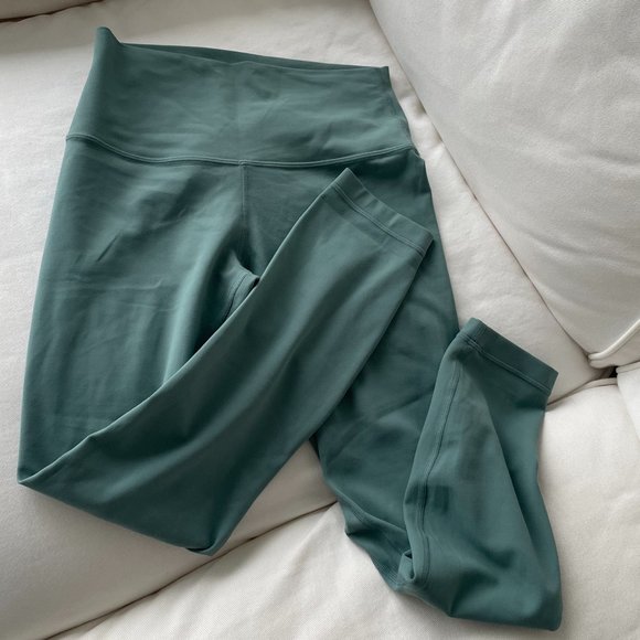 Lululemon Align™ High-Rise Pant 25", Size 6 - Picture 4 of 4